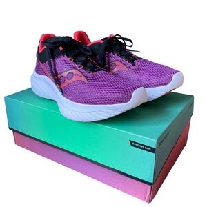 Saucony Women’s KINVARA 14 Running Shoes size 9 Pink ORCHID Fleet Feet Collab